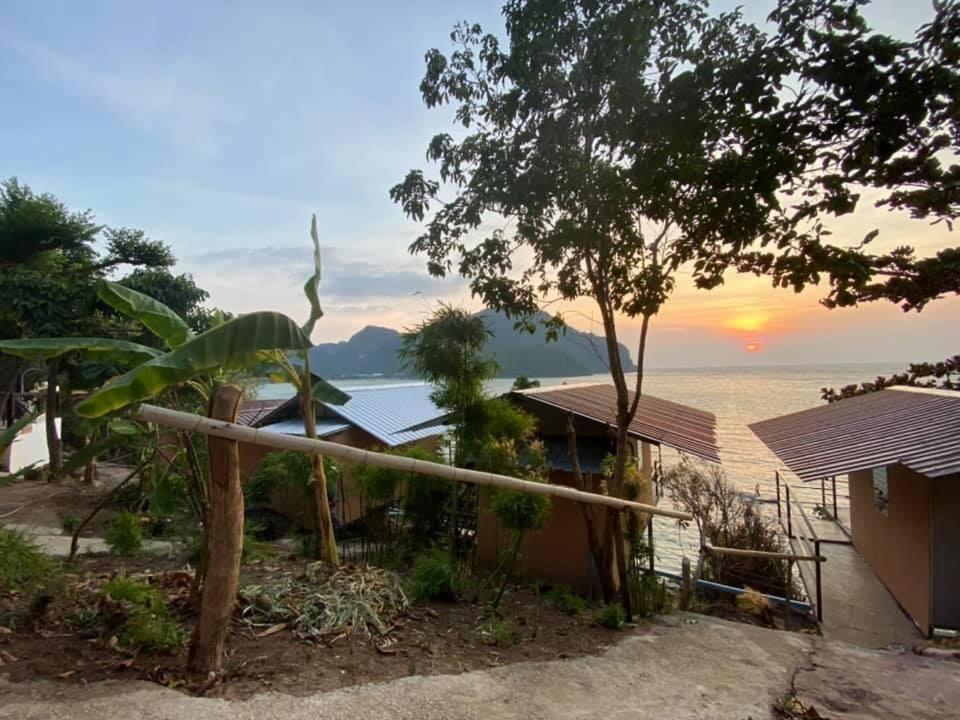 Phi Phi Seaside Bungalow Phi Phi Don Exterior foto